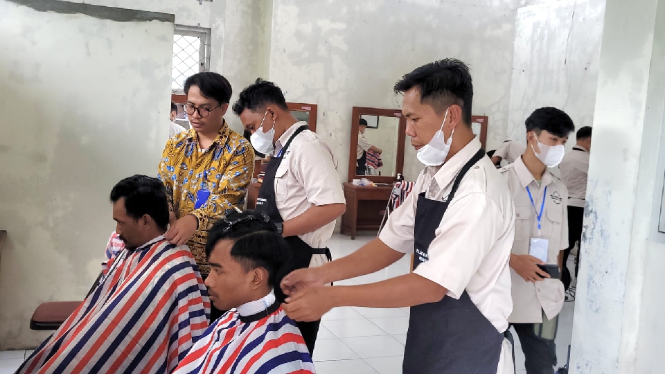 20 Peserta Pelatihan Barbershop di Banyumas Ikuti Uji Kompetensi, Siap Terjun ke Dunia Kerja