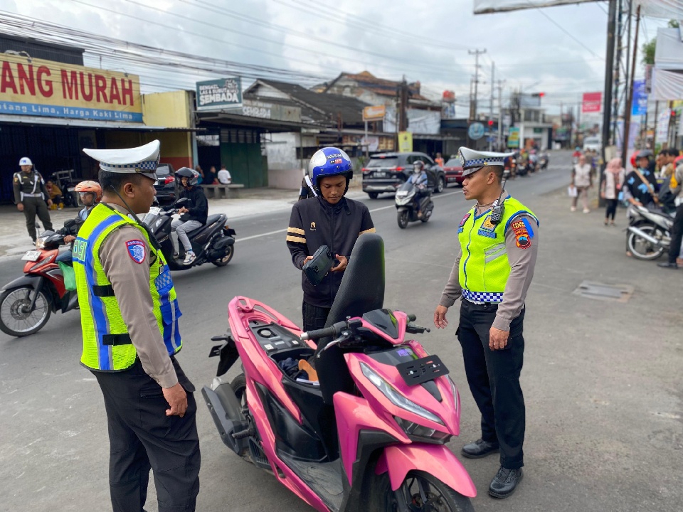2.071 Pelanggar Ditindak Selama Operasi Patuh Candi 2025 di Banyumas