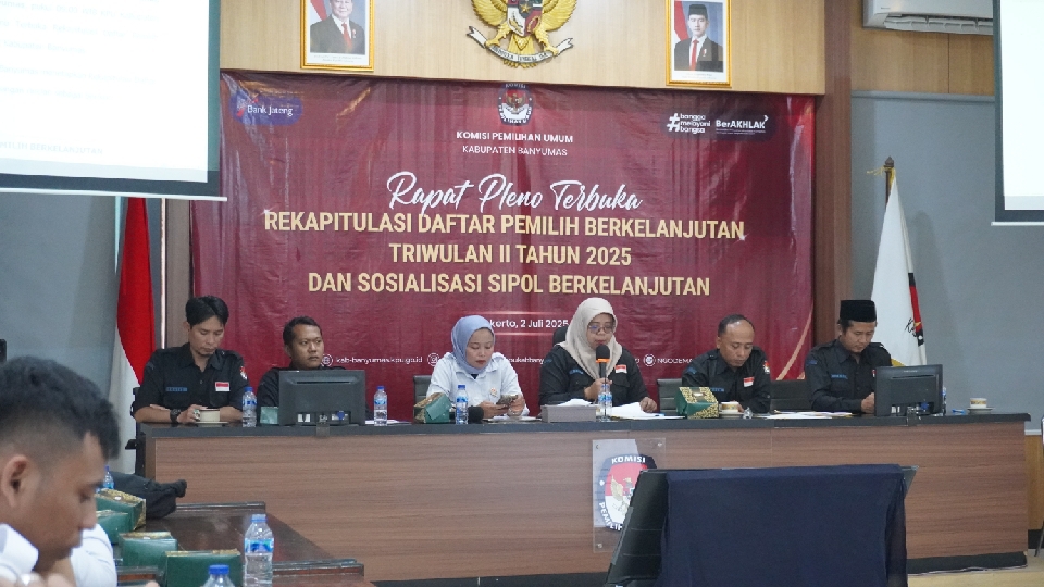 KPU Banyumas Gelar Pleno DPB Triwulan II 2025 dan Sosialisasikan SIPOL Berkelanjutan