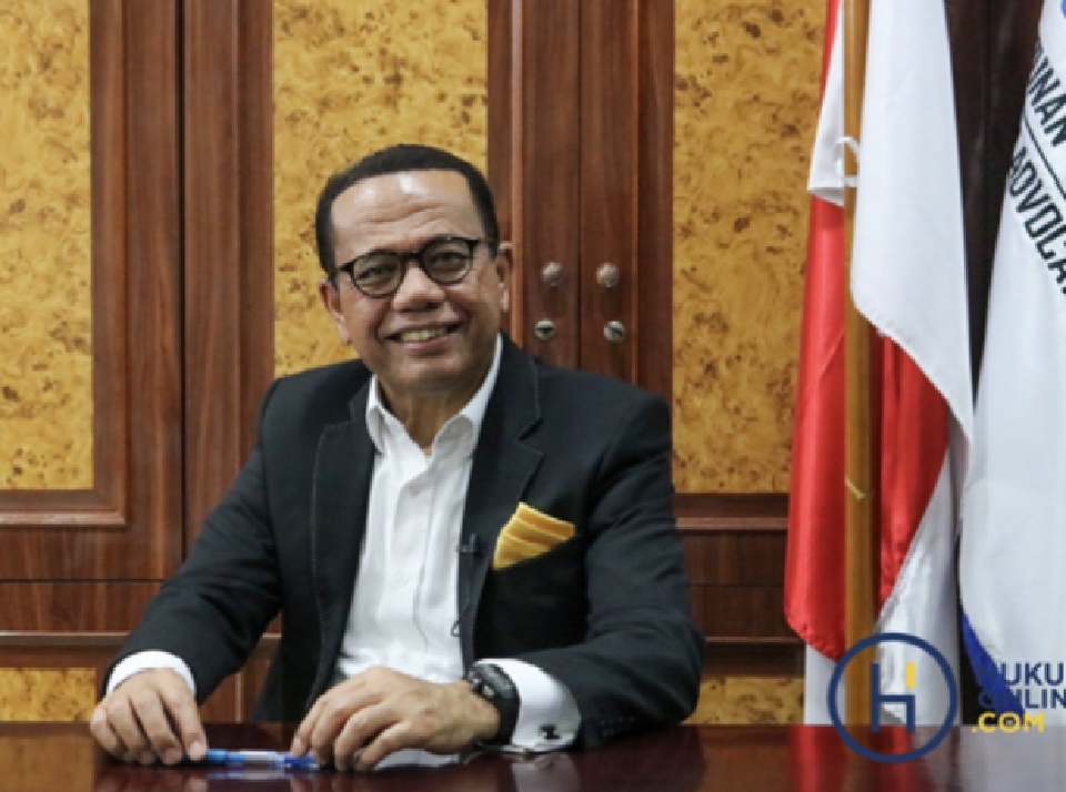 Dr. Juniver Girsang Donasikan Rp 10 Juta untuk DPC Peradi SAI Purwokerto Dukung Program Penghijauan