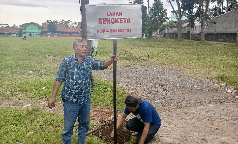 Pasang Plang ‘Tanah Sengketa’, Ahli Waris Lapangan Besar Cilongok: Bentuk Ekspresi Perlawanan