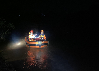 Enam Pekerja Terjebak Banjir Bandang di Sungai Klawing, Tiga Orang Hilang