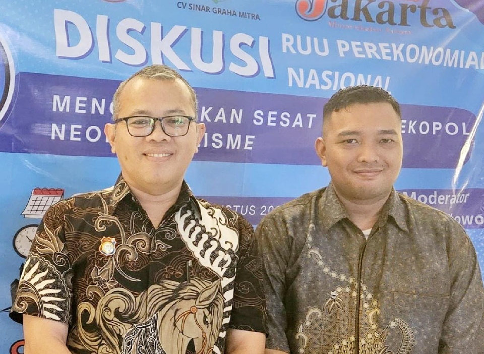 DI ATAS BENDERA INDONESIA INCORPORATED