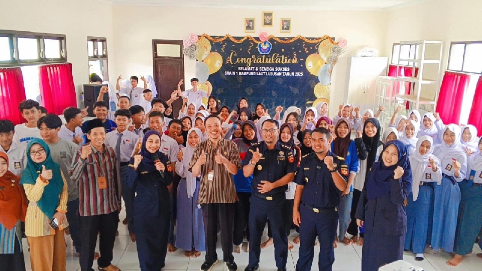 Bea Cukai Cilacap Edukasi Siswa SMAN 1 Kampung Laut Lewat Program “Customs Goes to School”