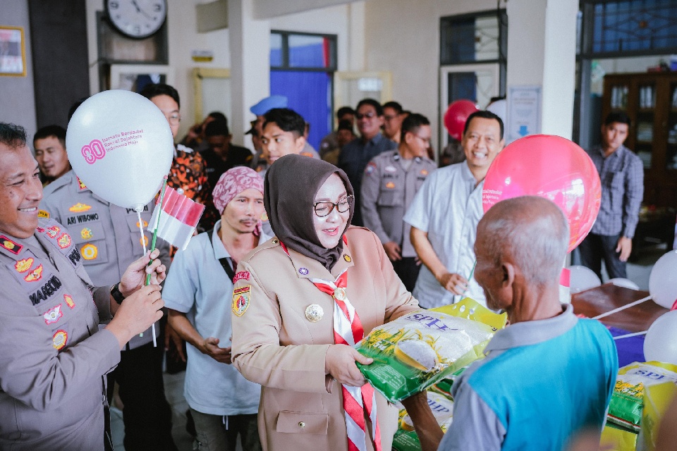 Wabup Lintarti Apresiasi Gerakan Pangan Murah Polresta Banyumas