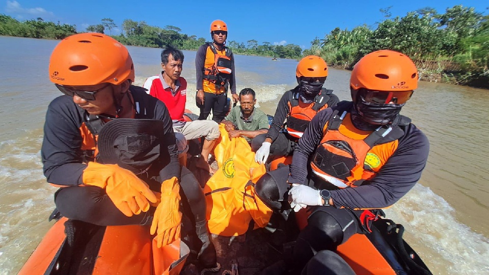 Anak Tenggelam di Sungai Serayu Ditemukan 7,5 Km dari Lokasi Kejadian