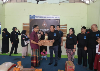 MA Serahkan Bantuan ke Panti Asuhan Harapan Mulia Purwokerto