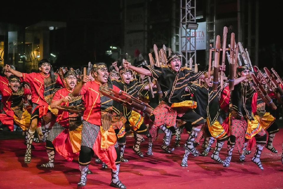 Garuda Mas Rawalo Sabet Juara Festival Kenthongan Banyumas 2025