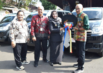Pemkab Banyumas Serahkan Kendaraan Operasional untuk SKB, Perkuat Penanganan Anak Tidak Sekolah