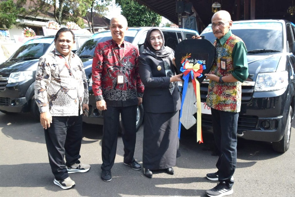 Pemkab Banyumas Serahkan Kendaraan Operasional untuk SKB, Perkuat Penanganan Anak Tidak Sekolah