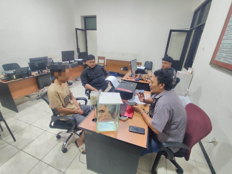 Laporan Warga Bongkar Peredaran Psikotropika di Karanglewas