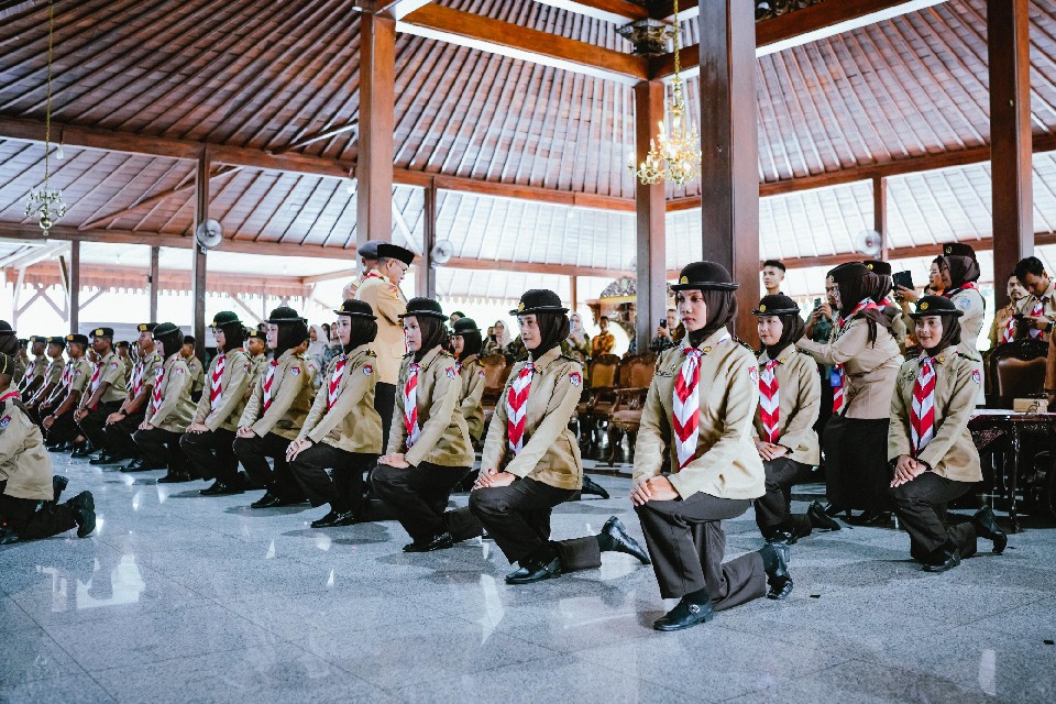 Bupati Banyumas Kukuhkan 37 Anggota Pasukan Tunas Muda Kwarcab 2025