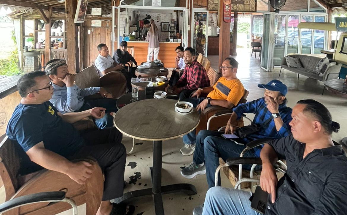 Ngopi Bareng Komunitas BBB, Prof. Yudhie Haryono: Indonesia Butuh Rekonstitusi dan Reindustrialisasi