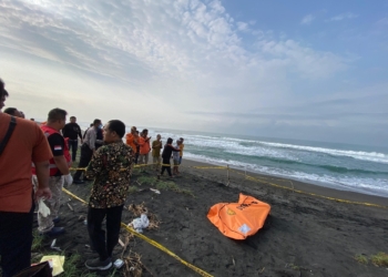 Ridho Ditemukan, Pencarian di Pantai Dewaruci Berakhir Duka