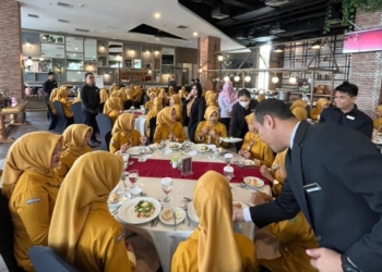 Pelatihan Table Manner: Sinergi Luminor Hotel dan SMK Diponegoro 3 Kedungbanteng