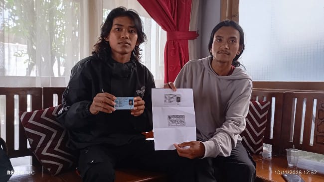 Tiga Tahun Gagal Urus e-KTP, Pemuda Cilongok Akhirnya Terima KTP Berkat Advokasi