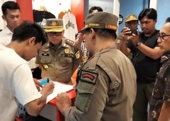 Satpol PP Banyumas Tertibkan Outlet Miras HWG, FBE Apresiasi Penindakan