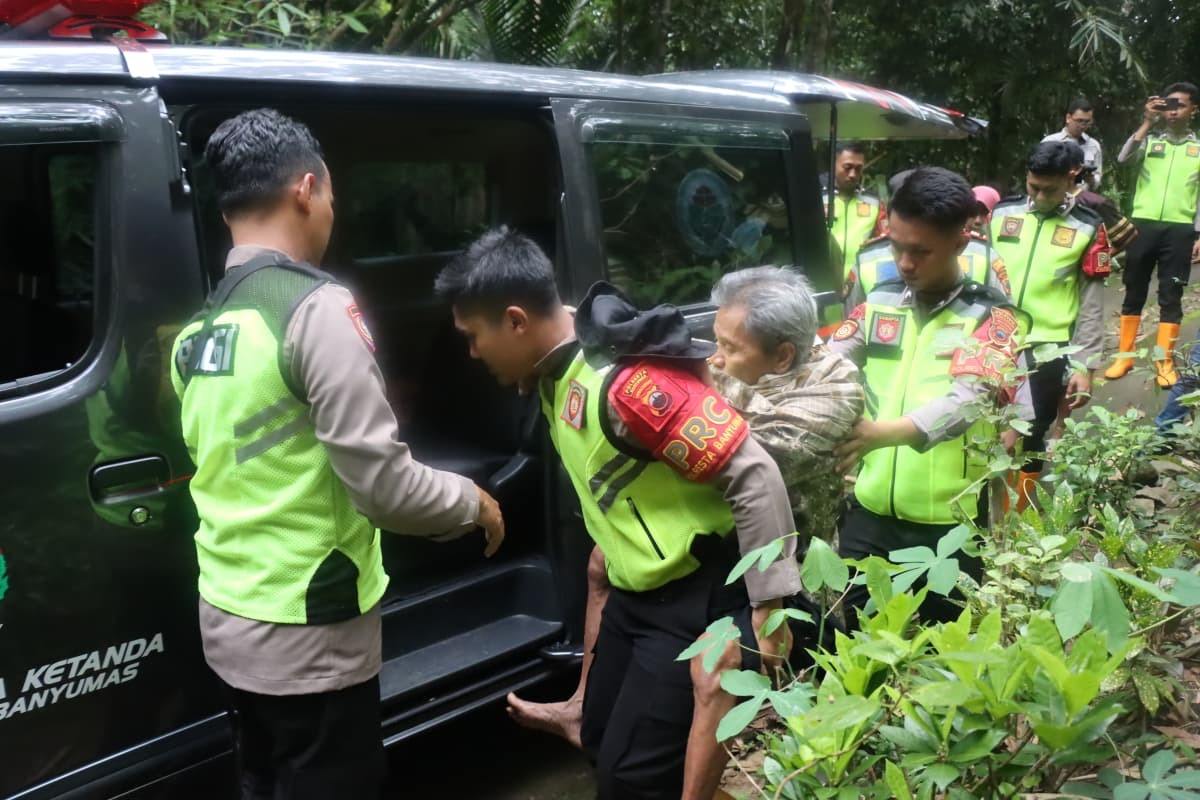 Tanah Bergerak Ancam Sumpiuh, 35 Warga Dievakuasi ke Balai Desa