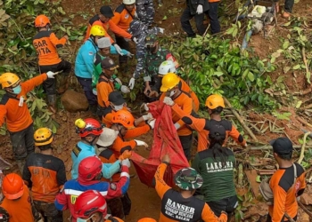 Longsor Majenang: 8 Korban Terevakuasi, Pencarian Masih Berlanjut