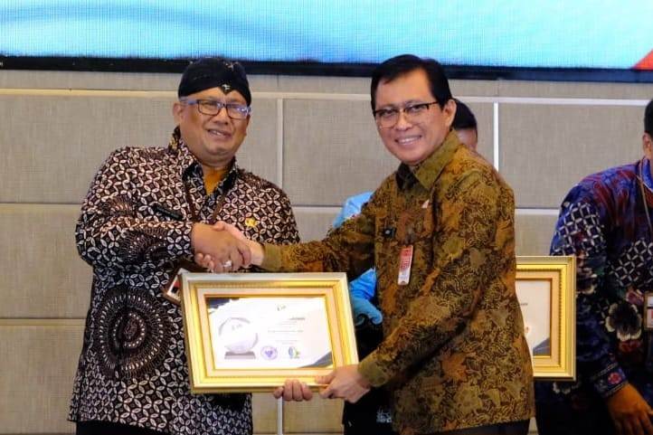 Sekda Banyumas Agus Nur Hadie Raih ADLG Award 2025