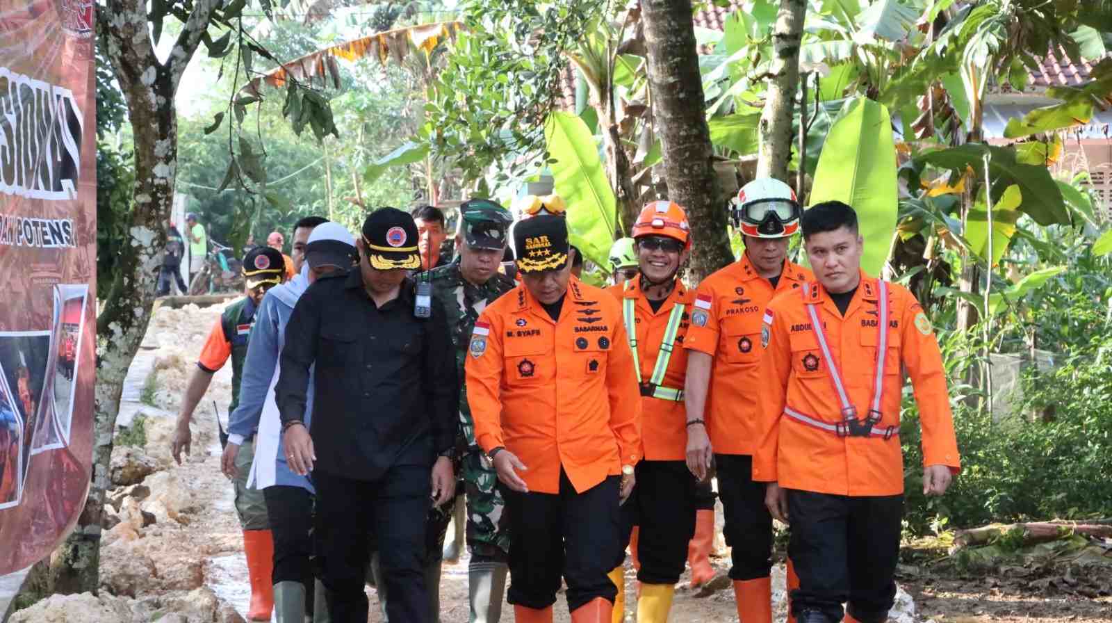 Kabasarnas Turun ke Majenang, Pencarian Korban Longsor Terus Dikebut!