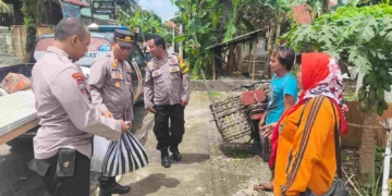 Pemulung di Randegan Dapat Bantuan Polsek Kebasen untuk Perbaikan Rumah