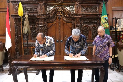 MoU dengan Semen Bima, Pemkab Banyumas Target Zero Sampah 2029