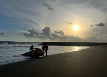 Remaja 17 Tahun Hilang Terseret Ombak di Cilacap, SAR Kerahkan Tim Gabungan