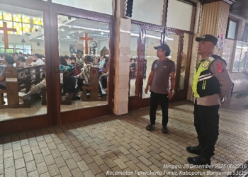 Pengamanan Operasi Lilin Candi 2025, Misa Mingguan di Gereja Katedral Banyumas Berlangsung Kondusif
