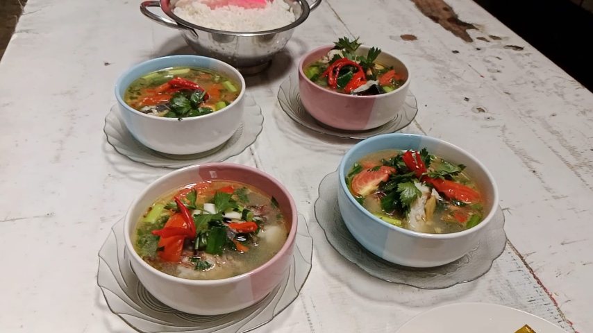 Sop Betutu Segar, Sajian Favorit di Waduk Penjalin