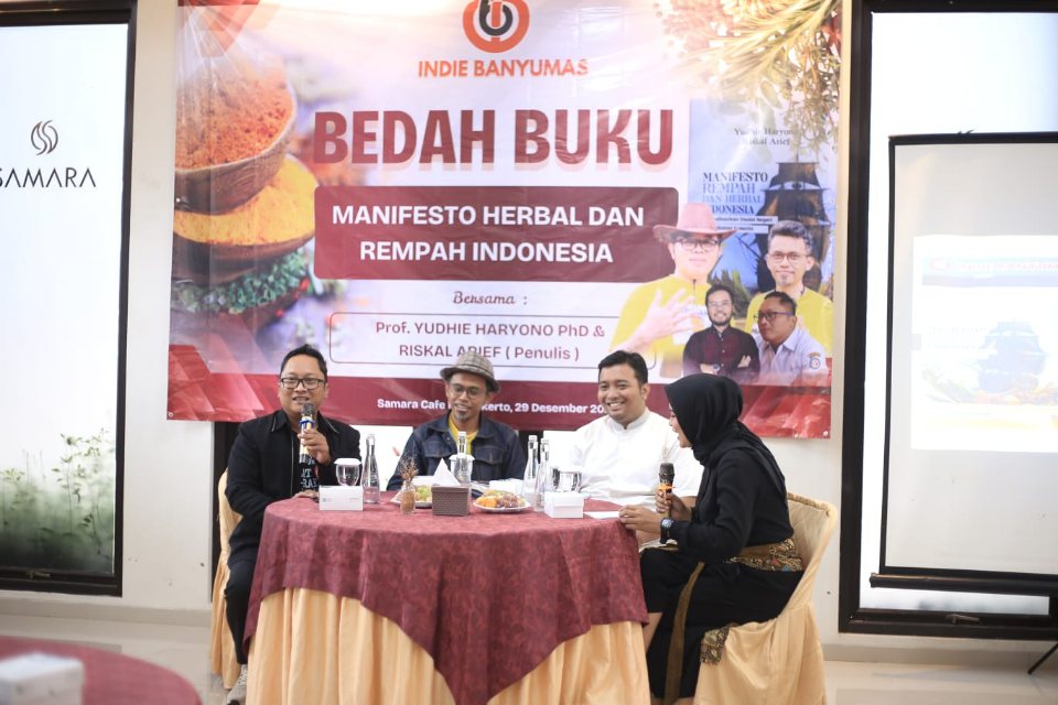 Penulis Manifesto Herbal dan Rempah Indonesia Dorong Negara Jadikan Pengobatan Tradisional Sistem Strategis