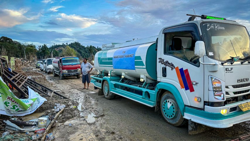 Puluhan Truk Bantuan Setkab Tiba di Aceh Tamiang