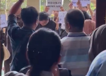 Aksi Solidaritas Warnai Sidang Tiga Pelajar Aktivis Pro-Demokrasi di PN Purwokerto