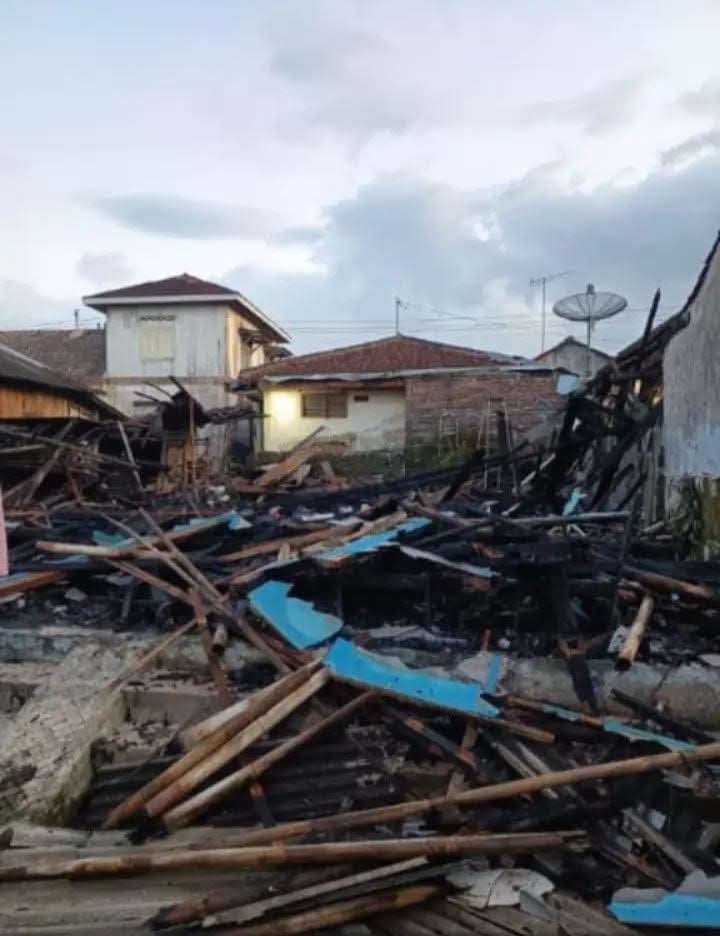 Rumah di Kalisari Cilongok Ludes Terbakar, Diduga Berawal dari Dapur