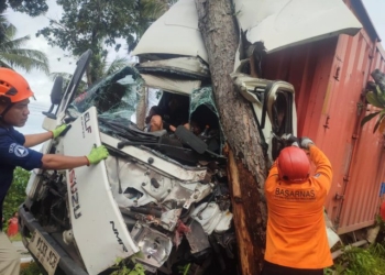 Tim SAR Gabungan Evakuasi Pengemudi Terjepit dalam Kecelakaan di Kebumen