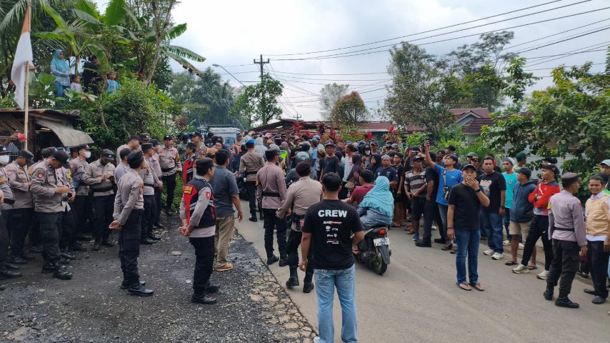 Demo Tambang Gandatapa : Ratusan Warga Desak Tambang Ditutup, Truk Ugal-ugalan Rusak Jalan Baturraden Timur