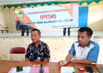 Kades Klapagading Kulon Resmi Pecat Sembilan Perangkat Desa, Ini Alasannya