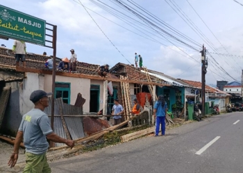 Angin Puting Beliung Mengamuk di Kotayasa Banyumas, Ratusan Rumah Rusak