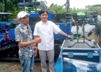 Banyumas Terima Bantuan Alat Pertanian Modern dari Wamentan : Drone hingga Traktor Crawler