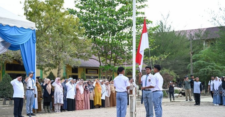 Upacara Bendera Kembali Wajib di Sekolah!