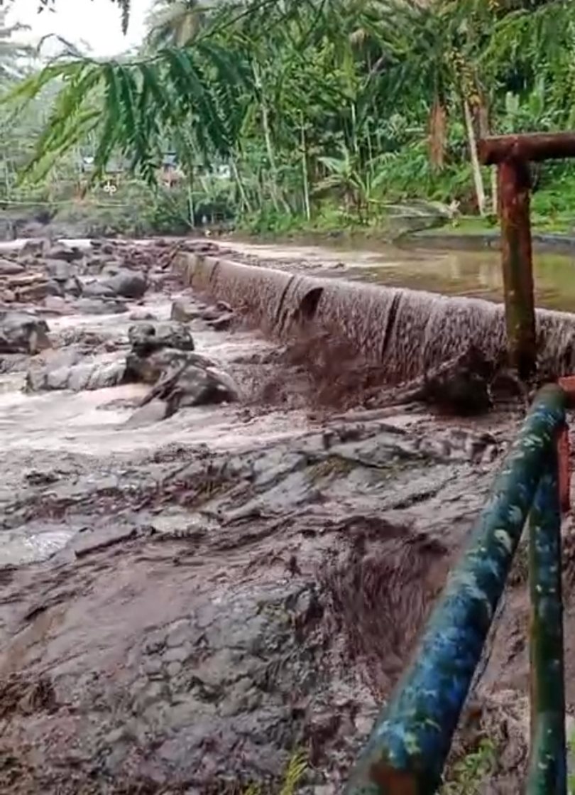 Sungai Pelus di Banyumas Mendadak Jadi Banjir Lumpur, Warga Panik Dengar Gemuruh dari Gunung Slamet