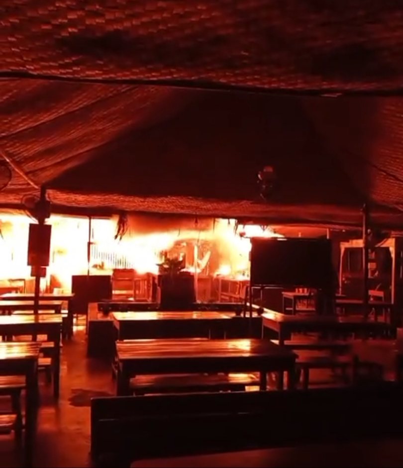 Rumah Makan Mampir Pawon Purwokerto Terbakar Hebat Saat Subuh