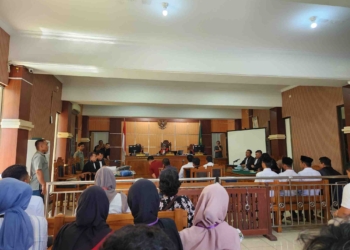 Sidang Tiga Remaja Pro Demokrasi Berlangsung Hingga Malam, Kuasa Hukum Soroti Saksi Jaksa