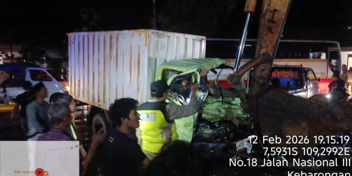 Dua Orang Tewas dalam Kecelakaan Beruntun di Kemranjen, Bus Diduga Selip