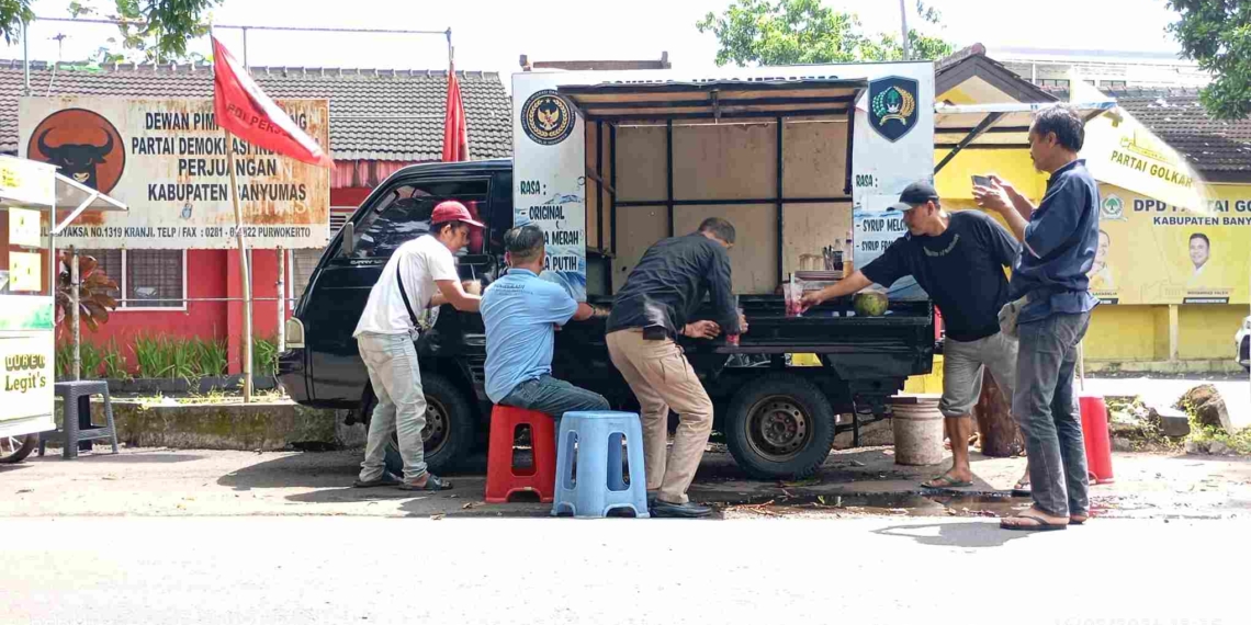 Perjuangan Tono Jalani Masa PB dengan Berjualan Kelapa Muda