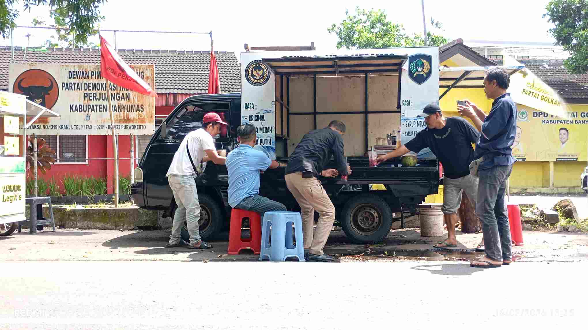 Perjuangan Tono Jalani Masa PB dengan Berjualan Kelapa Muda