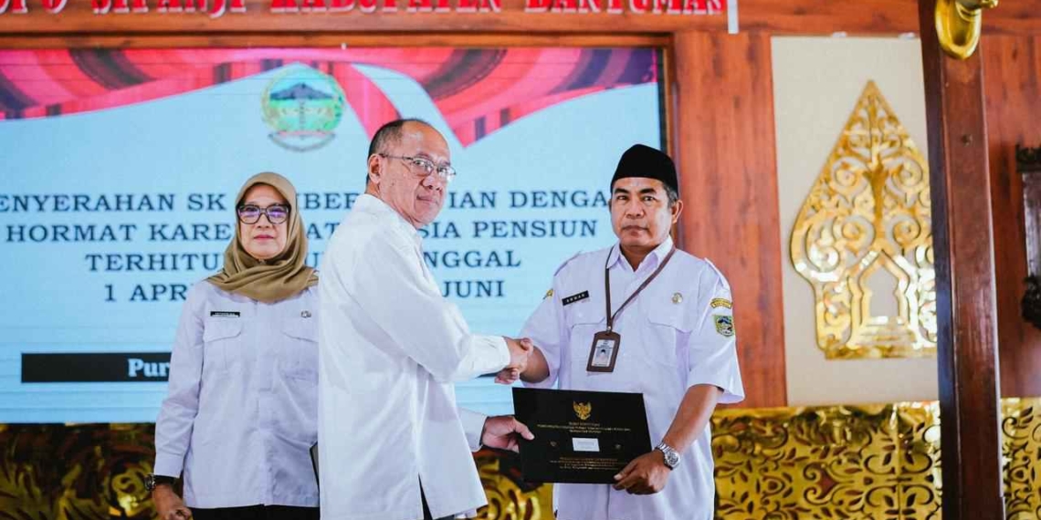 176 ASN Banyumas Terima SK Pensiun