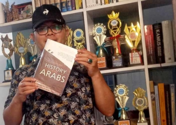 RAMADAN INI BELAJAR DARI PHILIP K HITTI