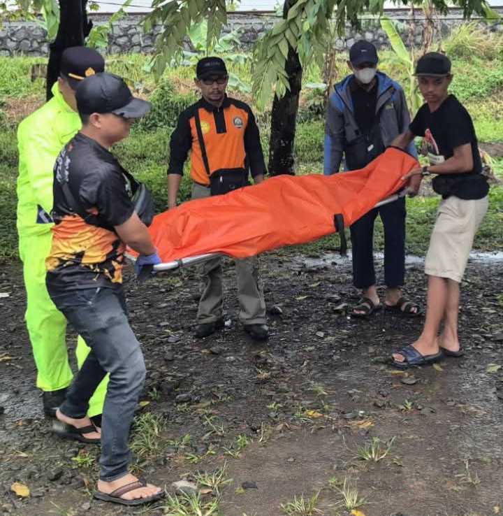 Pejalan Kaki Tertemper KA Batavia, KAI Ingatkan Bahaya di Jalur Rel