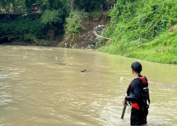 Tim SAR Gabungan Lakukan Pencarian Pria Lansia Diduga Tenggelam di Sungai Kalimeneng